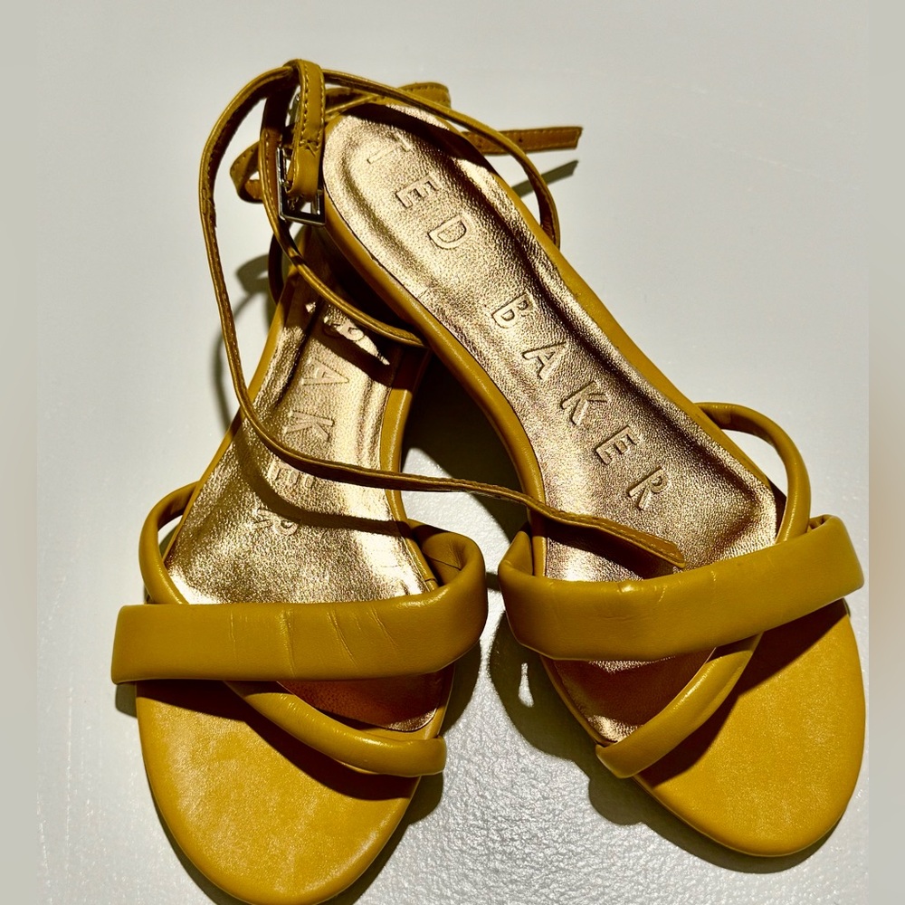 Ted Baker London Women’s Leather Crisscross Strappy Yellow Sandals Size 7